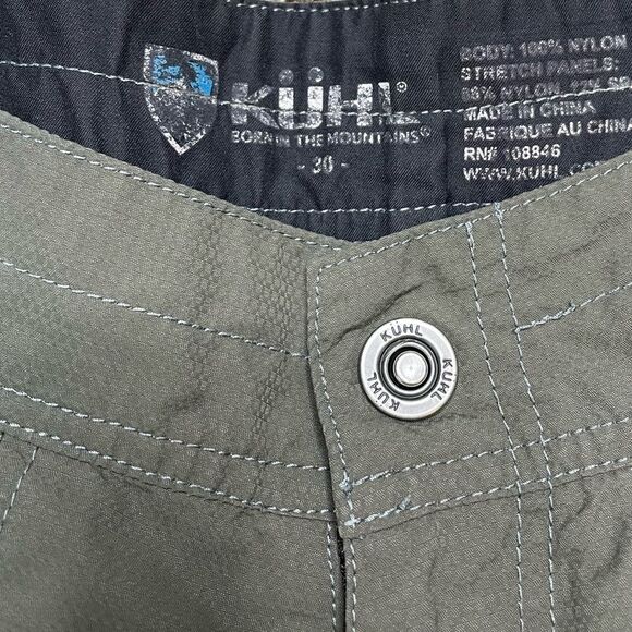 Kuhl Green Cargo Shorts Size 30 with 9" Inseam - Picture 4 of 4